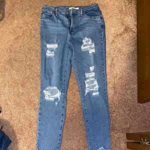 Women’s Levis Jeans